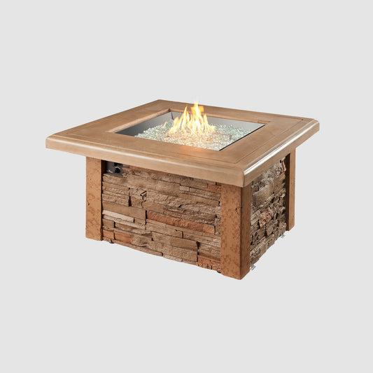 Outdoor GreatRoom Sierra square fire table with flame